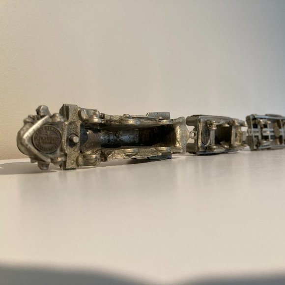 Collectable Fine Pewter Santa's Express Five piece Train - Picture 7 of 7